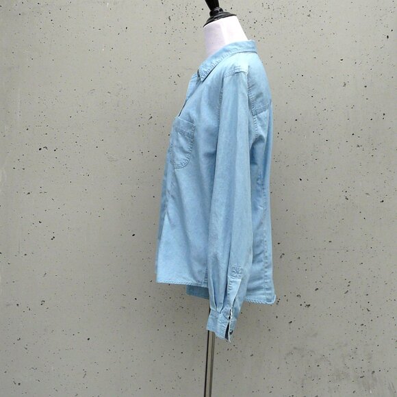 LIZ CLAIBORNE blue chambray / denim button-up shirt, medium, Philippines - Picture 6 of 8